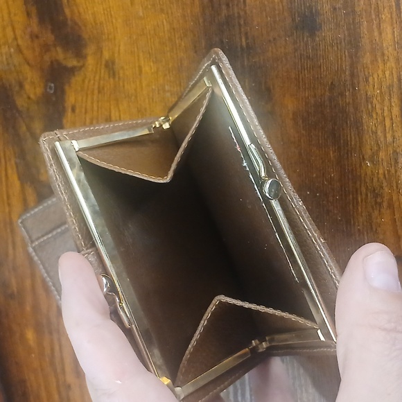 Authentic GUCCI PROJECT Tan Leather Wallet with Card Slots - Picture 8 of 10